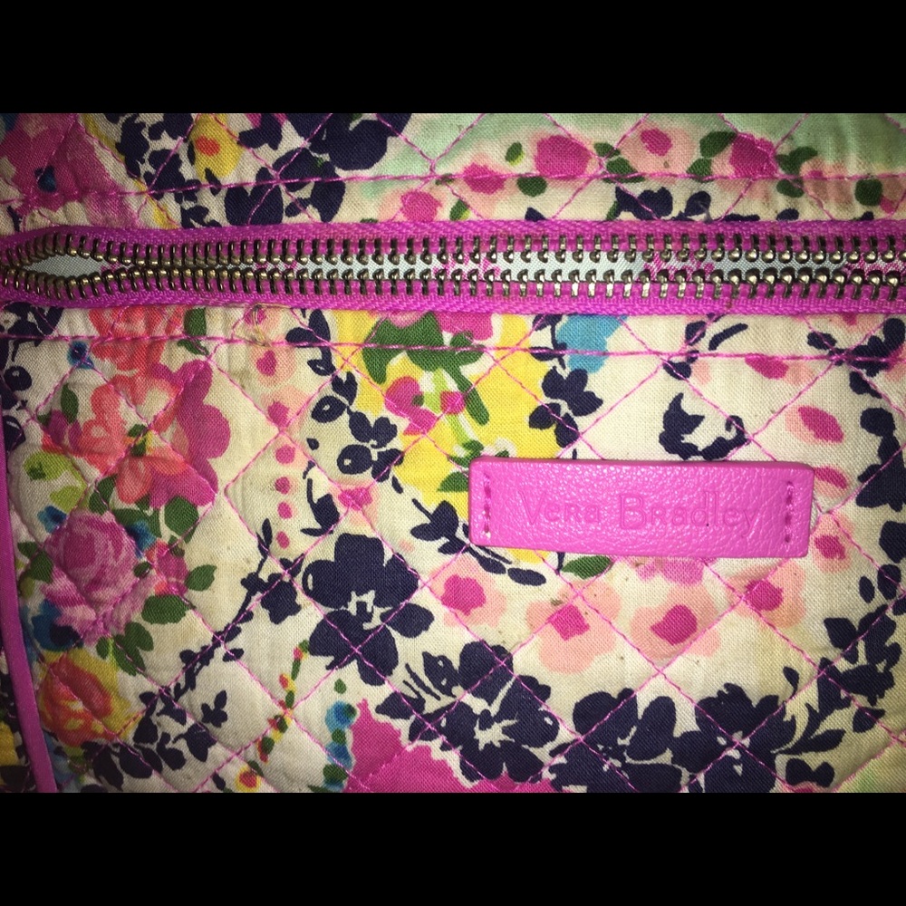 Large vera Bradley bag gently used￼